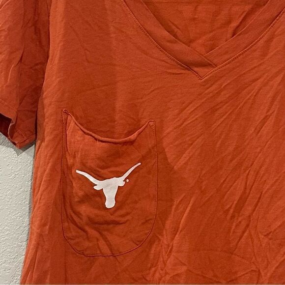 Texas Longhorns Women’s V Neck Pocket Graphic T Shirt Size Medium Venley - Picture 4 of 5